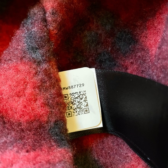 The North Face Men’s Gordon Lyons Novelty 1/4 Zip Plaid Pullover - Picture 7 of 7